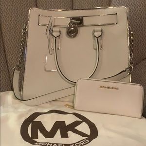 Large White Michael Kors purse & matching wallet